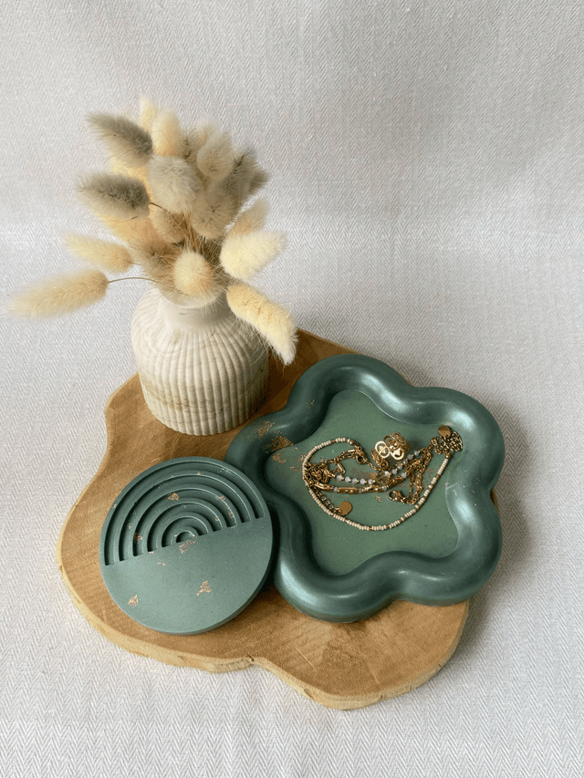 Duo de plateaux verts – Éclats dorés