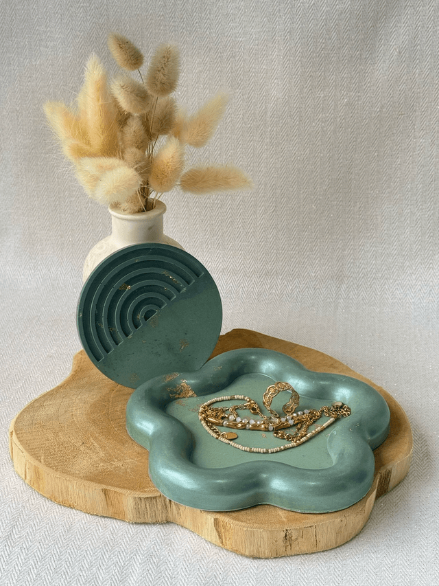Duo de plateaux verts – Éclats dorés